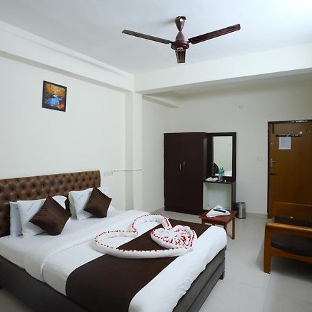 Ganesh Guest House Ченай Екстериор снимка