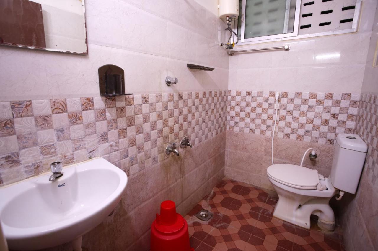 Ganesh Guest House Ченай Екстериор снимка