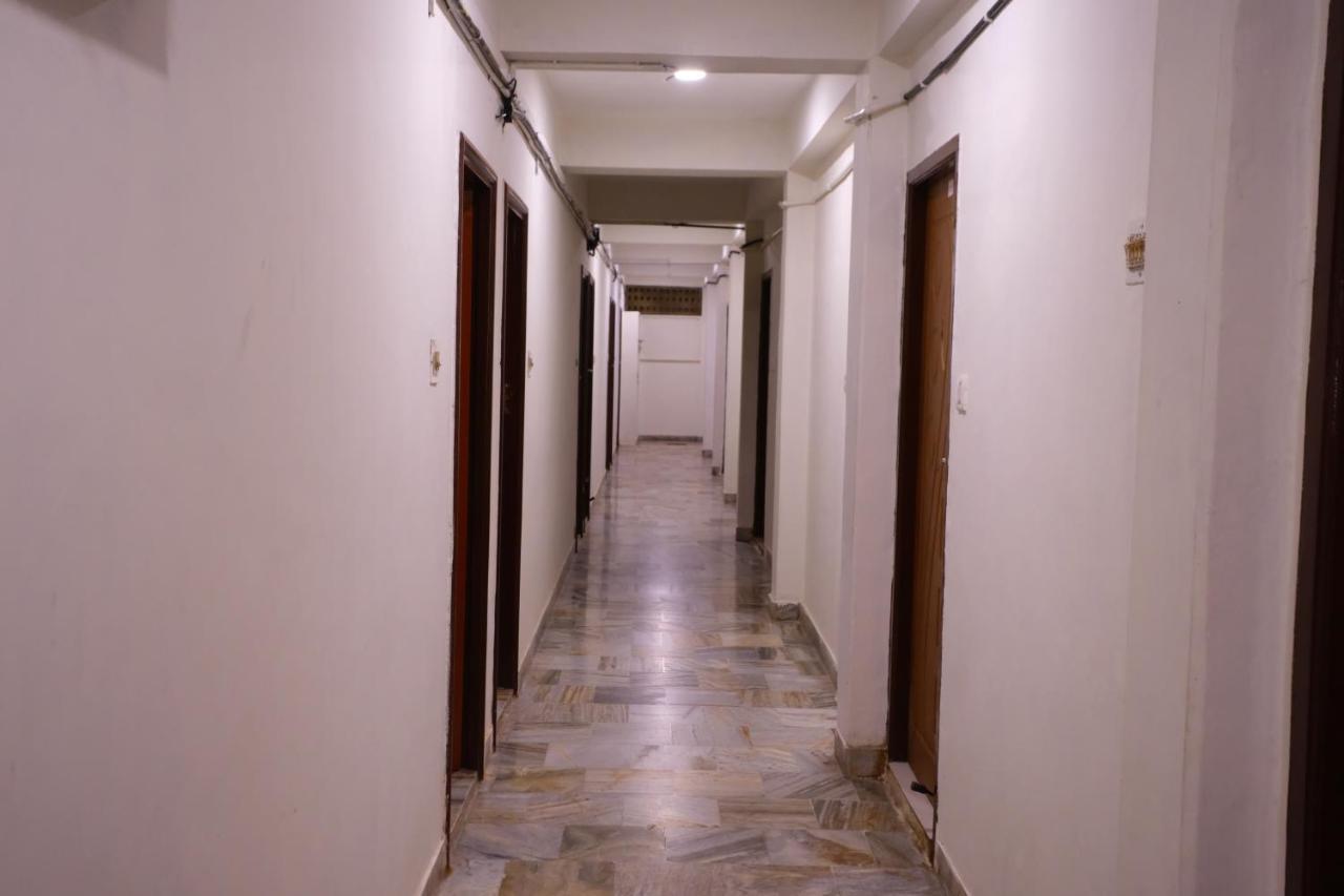 Ganesh Guest House Ченай Екстериор снимка