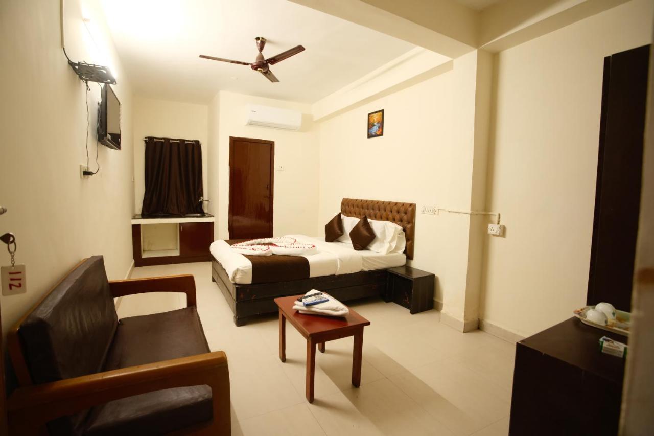 Ganesh Guest House Ченай Екстериор снимка